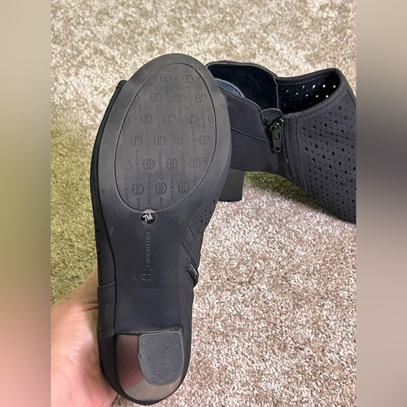 Giani Bernini Black Heeled Ankle Boots - Picture 6 of 7